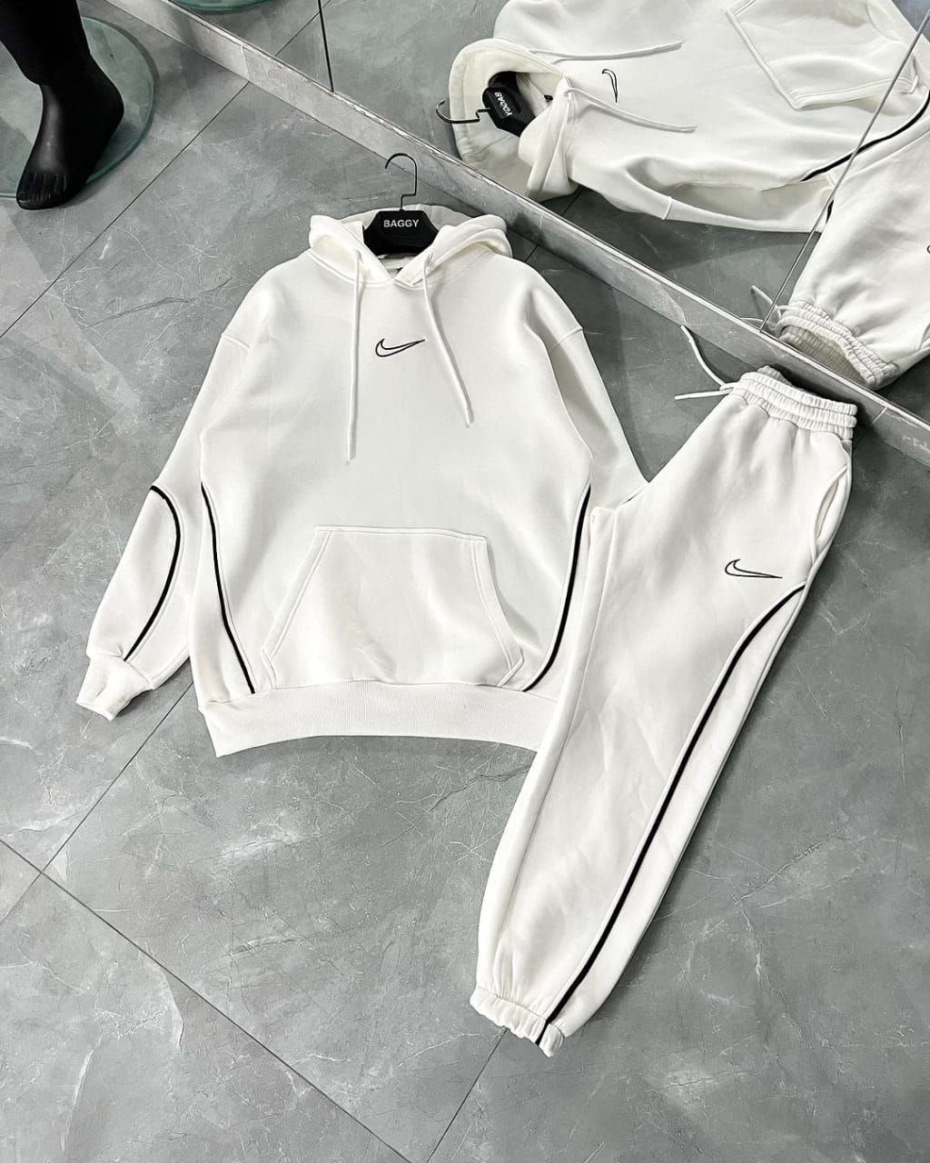 "Nike Tech Fleece Full Set -Hoodie & Jogger Premium"